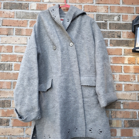 J. Jill Heather Gray Women's Cape with Button Detail - Picture 2 of 10